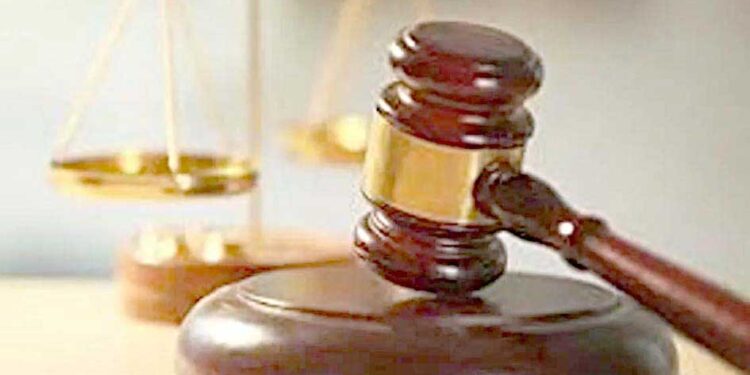 باپ نے جوتا مارنے والی بیٹی کو معاف کردیا