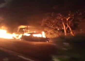 کار میں آگ لگنے سے 8افراد اہلاک