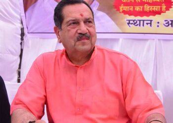 تمام متنازعہ مذہبی مقامات رضاکارانہ طورپرہندئووں کو سونپ دئے جائیں۔اندریش کمار