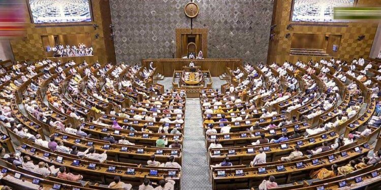 لوک سبھا کی کارروائی ایک دن پہلے غیر معینہ مدت کے لیے ملتوی