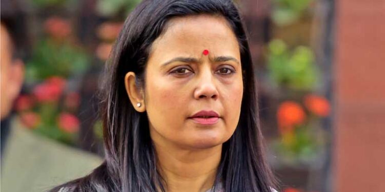 مہوا موئتراسے منسلک لوک سبھا اخلاقیات کمیٹی کی رپورٹ پیرکو پیش ہوگی