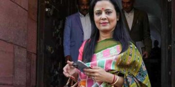 ترنمول کانگریس لیڈر مہوا موئتراکی لوک سبھا رکنیت رد