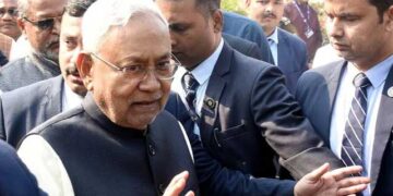 جنتا دل (یو)کی کمان سنبھالنے کے بعدپارٹی لیڈروں سے نتیش کی ملاقات