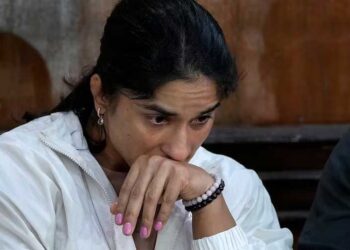 خاتون ریسلر ونیش پھوگاٹ نے ارجن ایوارڈ واپس کر دیا