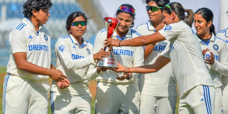 ہندوستانی خواتین کرکٹ ٹیم کی ٹیسٹ میں پہلی بار آسٹریلیا کے خلاف فتح