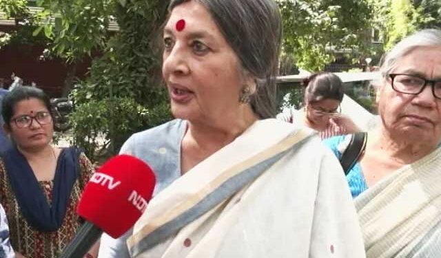 عارف محمد خان اپنے سیاسی قد کا اندازہ لگانا چاہتے ہیں تو انتخابات میں حصہ لیں ۔برندا کارت