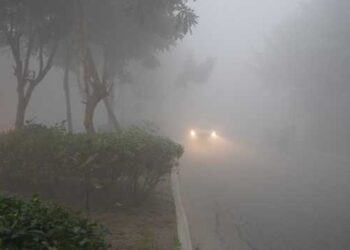 ملک کے میدانی علاقوں میں اگلے تین دنوں تک شدید دھند برقرار رہنے کا اندیشہ