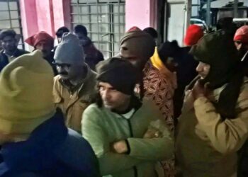 بیتیامیں سرکاری اسکول کے ہیڈ ماسٹر کاگولی مار کر قتل