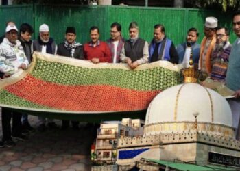 کیجریوال کی طرف سے اجمیر شریف چادر روانہ