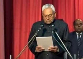 بہار کے نویں وزیر اعلیٰ کے طور پر نتیش کمار حلف برداری