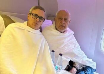 فاروق عبداللہ اور عمر عبداللہ نے سوشل میڈیا پر مکہ پہونچے