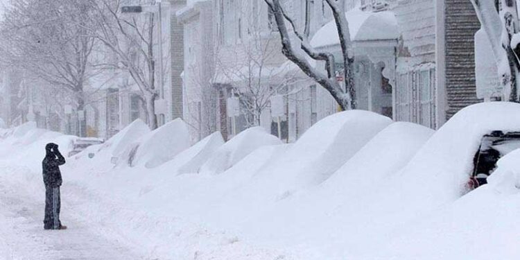 امریکہ میں طوفان اور برف باری سے عام زندگی مفلوج