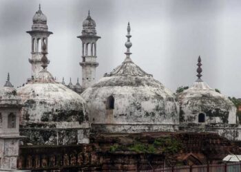 گیانواپی مسجد کے ویاس تہہ خانے میں پوجا کے خلاف عرضی پر سماعت سے سپریم کرٹ کا انکار