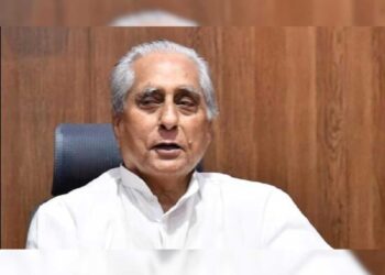 اپنی طاقت سے اقتدار میں آنے کا دعویٰ جمہوریت کی توہین ہے۔جگدا نند