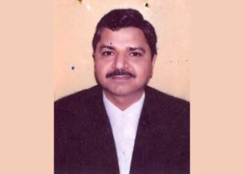 گیانواپی مسجد میں پوجا کی اجازت دینے والے جج سرکاری یونیورسیٹی کے لوک پال بنائے گئے