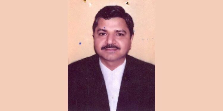 گیانواپی مسجد میں پوجا کی اجازت دینے والے جج سرکاری یونیورسیٹی کے لوک پال بنائے گئے