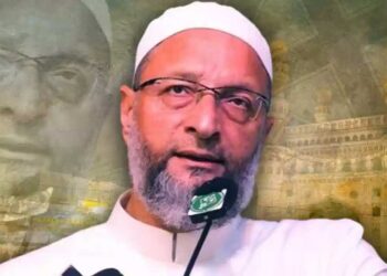 یہ کیسی محبت! درگاہ پر چادر چڑھائیں اور بچیوں کے سروں سے حجاب چھین لیں ۔اویسی