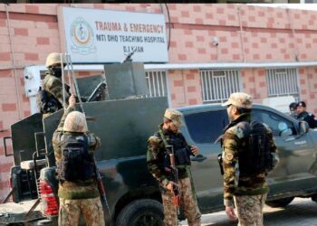 پاکستان میں دہشت گردانہ حملے میں 10 پولیس اہلکارجاں بحق،6 سنگین طور پر زخمی