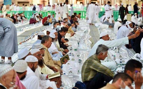 سعودی عرب میں اس سال مساجدکے اندر افطار کی اجازت نہیں