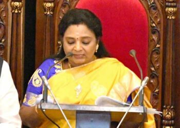 تلنگانہ اسمبلی میں گورنرکےخطبے میں ٹی آر ایس پر ریاست کو قرضدار بنانے کا الزام