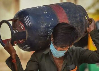 کمرشیل ایل پی جی گیس سلنڈر کی قیمتیں پھربڑھائی گئیں
