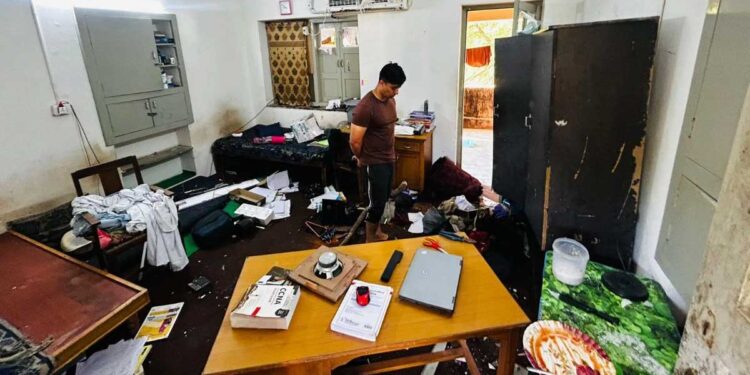 نماز اد اکرنے پرگجرات یونیورسٹی میں غیر ملکی مسلم طلباء کی پٹائی ،دو طلباءزخمی