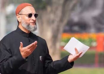 حکومت ارون گوئل کے استعفیٰ کی وجہ بتائے ۔اویسی