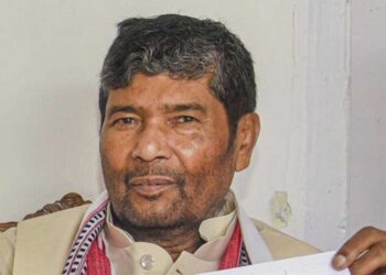 پشوپتی پارس کا مرکزی وزیر کے عہدے سے استعفیٰ