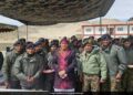 راج ناتھ سنگھ نے کو لیہہ میں فوجیوں کے ساتھ منایا ہولی کا تہوار