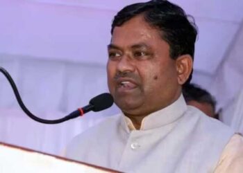 پون سنگھ کے بعد بارہ بنکی سے ایم پی اوپیندر سنگھ راوت نے واپس کیا ٹکٹ
