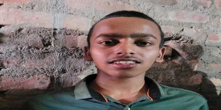 بہار بورڈ کے میٹرک کے امتحان میں پورنیا کے شیونکر کمارربنے ٹاپر