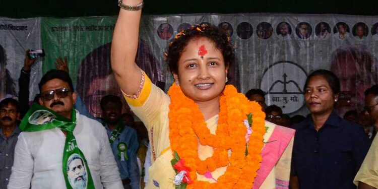 کلپنا سورین نےگانڈے اسمبلی سیٹ سے پرچہ نامزدگی داخل کردیا