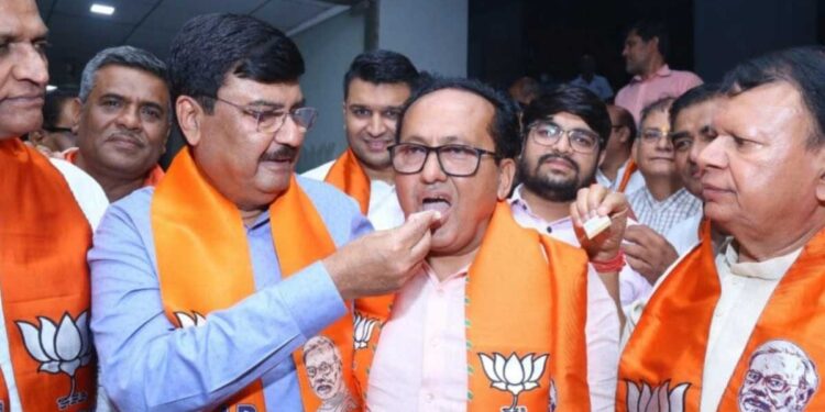 سورت پارلیمانی حلقہ سے بی جے پی امیدوارمکیش دلال بلا مقابلہ فتحیاب