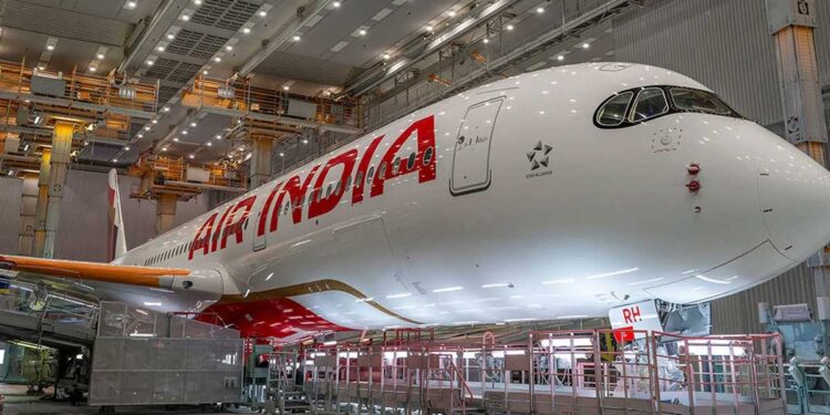 اب ایئر انڈیا کی فلائٹ میں بم کی دھمکی!