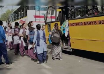 دہلی کے اسکولوں کو دھمکی آمیز ای میل ملنے کے بعد افراتفری