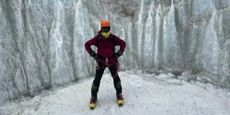 ایورسٹ پر چڑھتے ہوئے ہندوستانی کوہ پیما کی موت