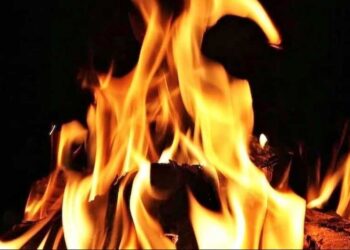 سلنڈر میں آگ لگنے سے تین بچوں سمیت خاتون کی موت