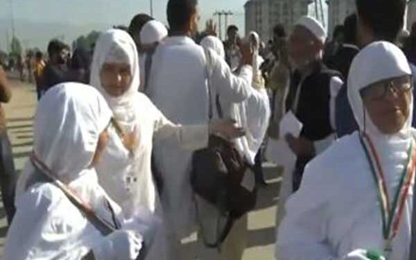 دہلی سے عازمین حج کی پہلی پرواز سعودی عرب روانہ