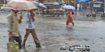 شمالی ہند میں لُو اور جنوبی ہند میں بارش سے جینا دوبھر