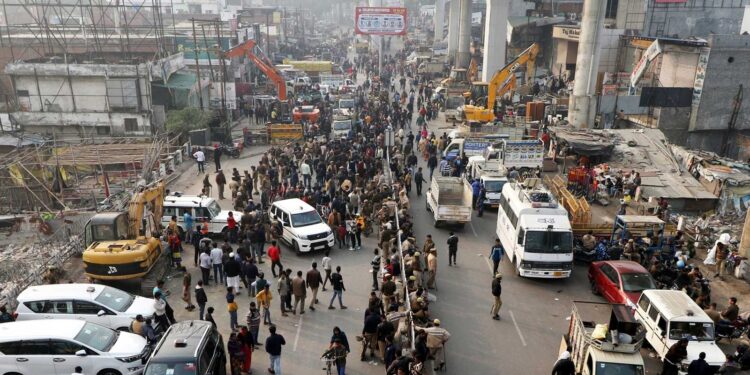 یوپی کےاکبر نگر میں غیر قانونی کالونی کی انہدامی کاروائی پھرسے شروع