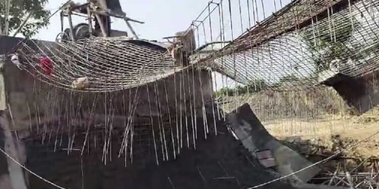 اب موتیہاری میں گرا زیر تعمیر پل۔ریاست میں ایک ہفتے میں پل گرنے کاتیسرا واقعہ