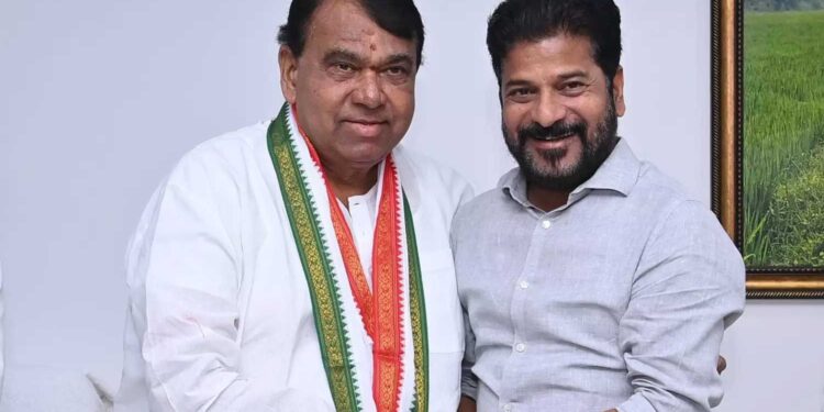 بی آر ایس کے سینئر لیڈر پوچارام سرینواس ریڈی کانگریس میں شامل