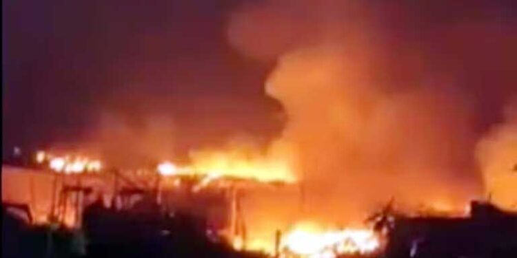 گڑگاؤں میں آگ بجھانے کا آلہ بنانے والی کمپنی میں آگ لگنے سے8ہلاک