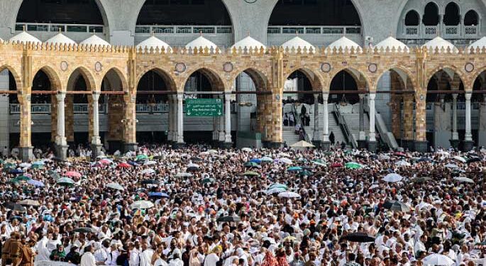 شدت کی گرمی کے درمیان حج کا رکن اعظم وقوف عرفہ آج