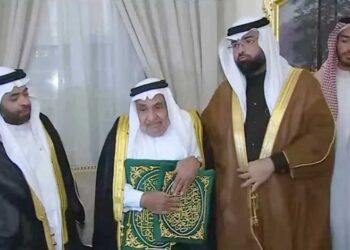 خانہ کعبہ کے دروازے کی چابی نئے محافظ عبد الوہاب بن زین العابدین الشیبی کے سپرد