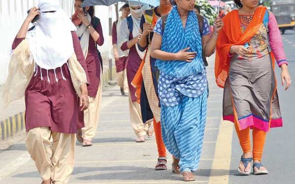 شمالی ہندوستان کے لوگ مرطوب گرمی سے پریشان