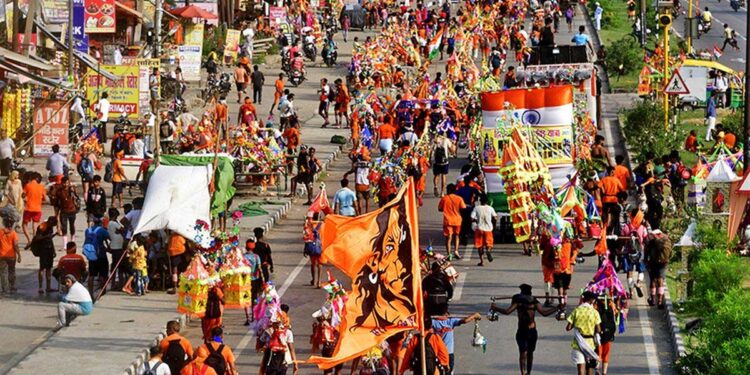 مسلم کانسٹبل نے پانچ کانوڑیوں کو ڈوبنے سے بچایا