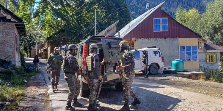 سیکورٹی فورسز اور ملی ٹینٹوں کے مابین تصادم میں سمیت پانچ اہلکارہلاک