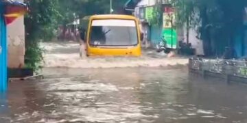 ممبئی میں طوفانی بارش سے عام زندگی مفلوج