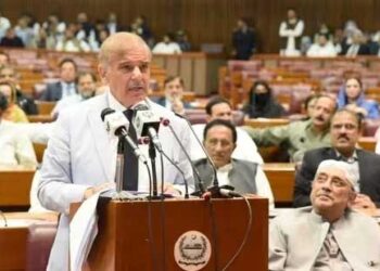 پاکستان میں حکمراں جماعت کو سپریم کورٹ کاجھٹکا